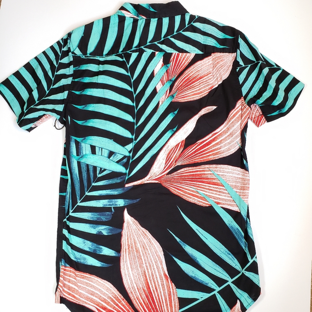 Modern Amusement Floral Button Up Shirt Size Small